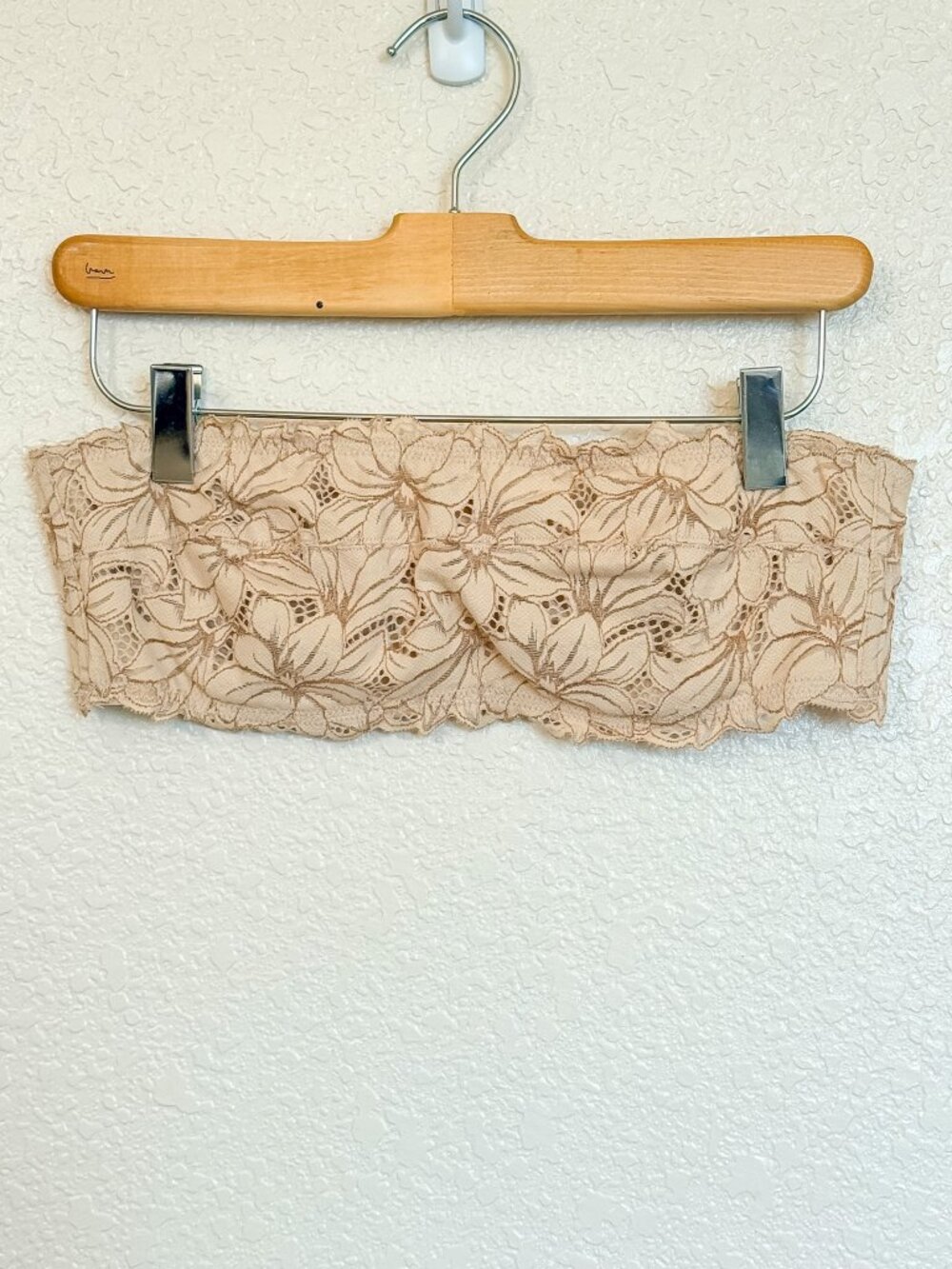 Aerie Strapless Underwire Bandeau Bra 36B Tan Nude Lace Floral Lined Festival